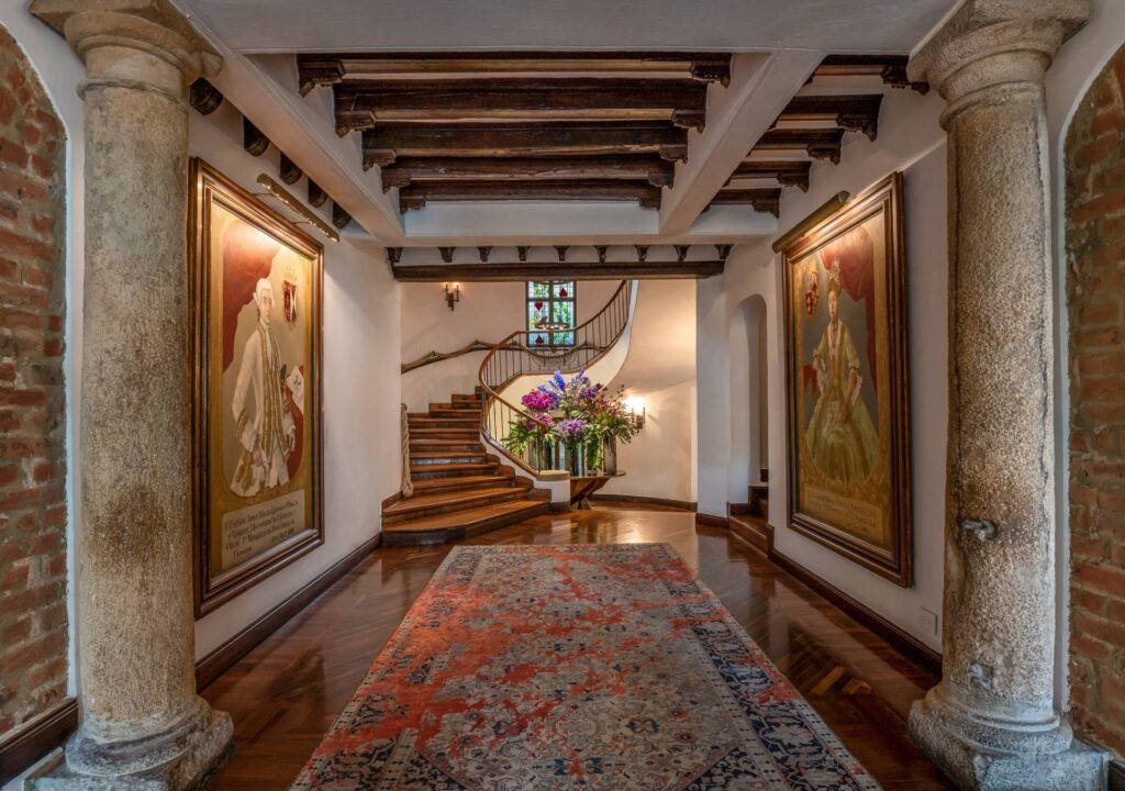 Four Seasons Casa Medina Lobby